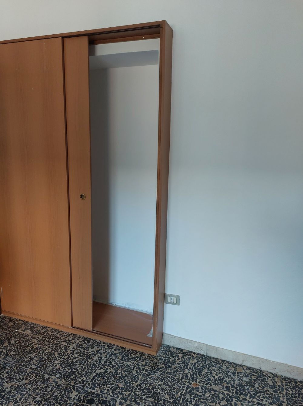 dettaglio armadio a muro