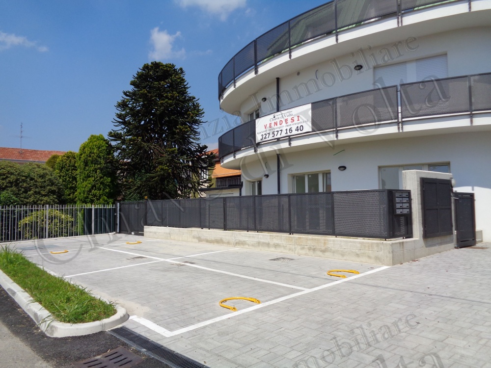 parcheggi esterni