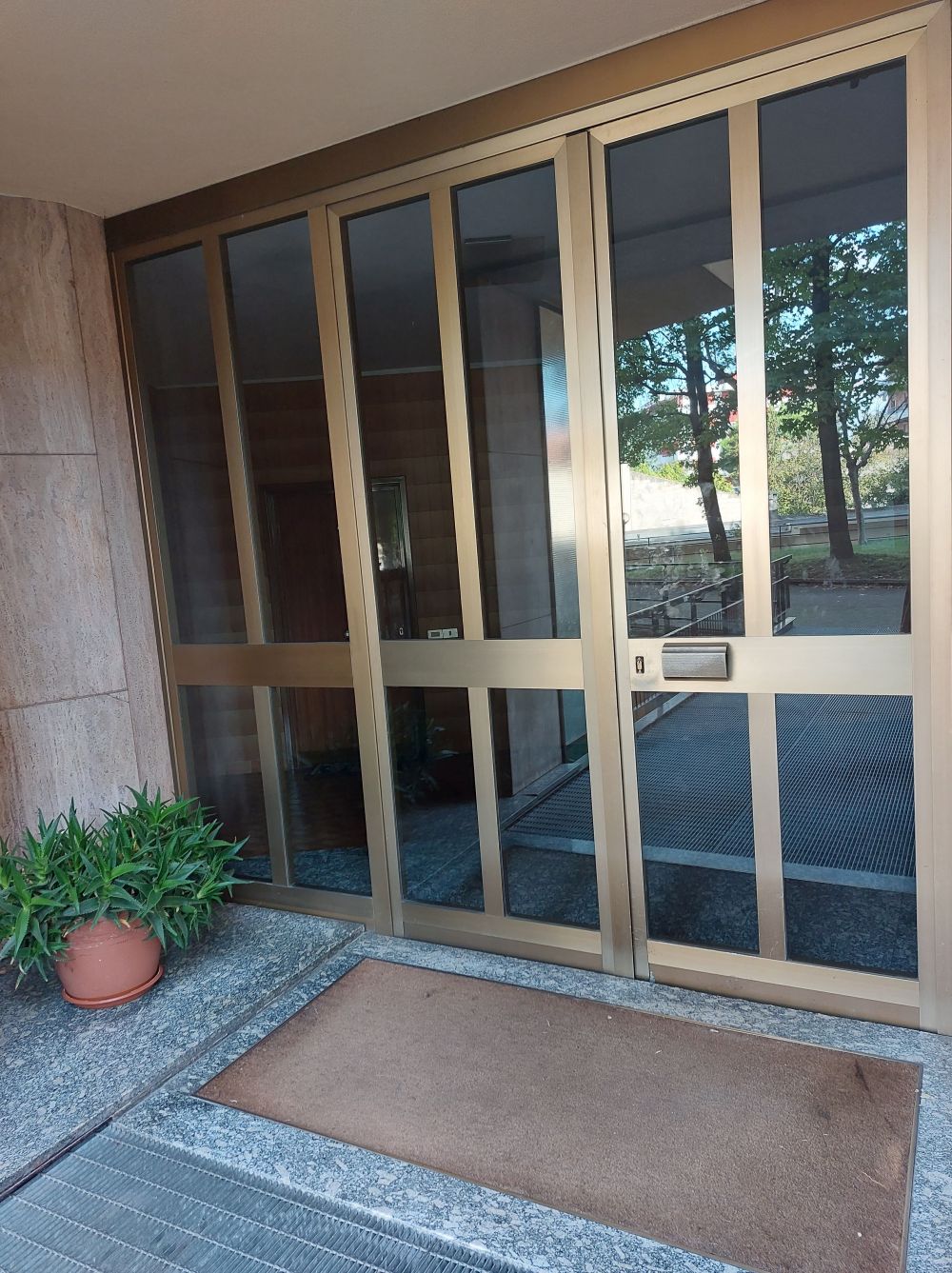 ingresso palazzina