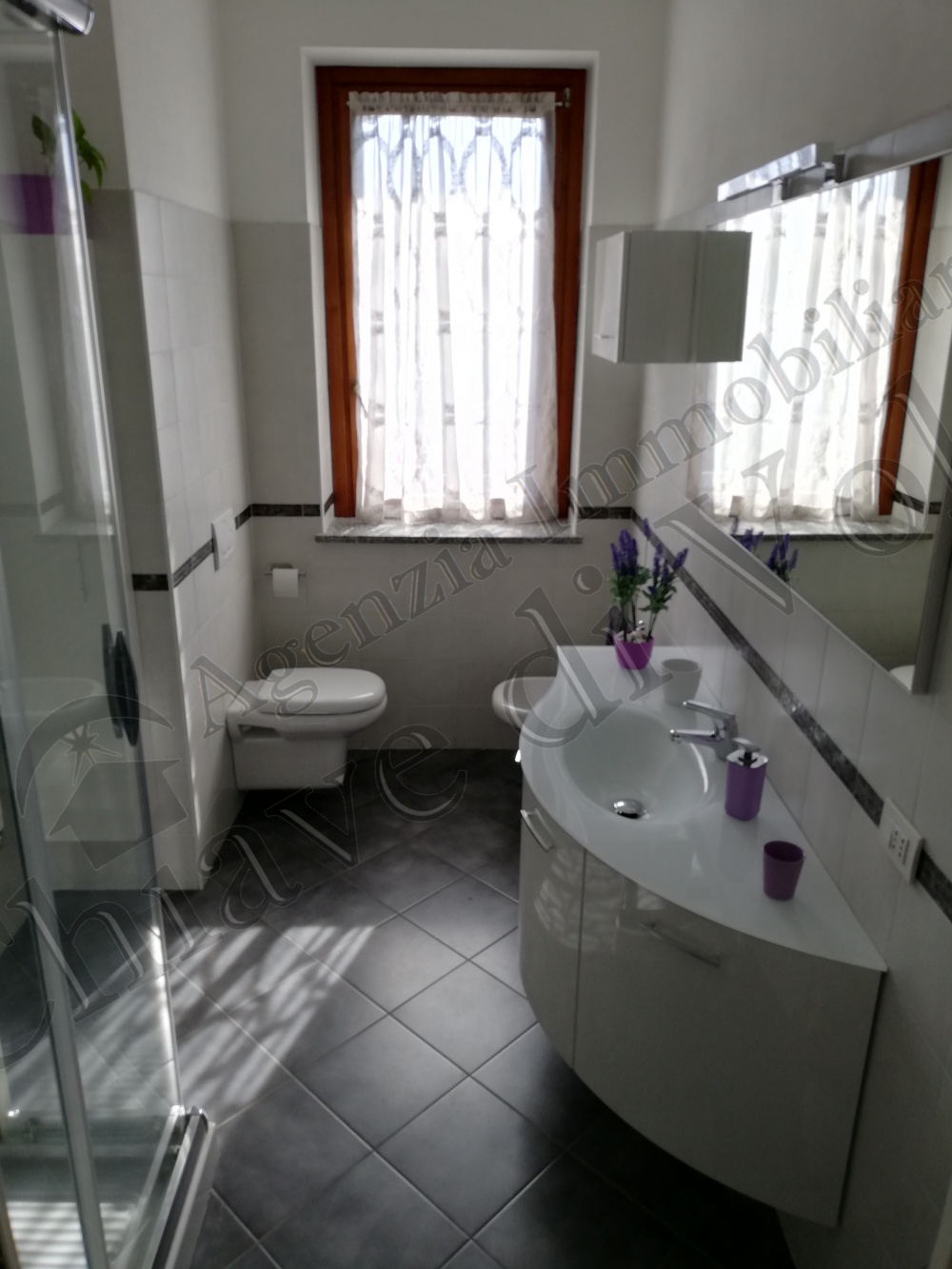 Bagno con doccia